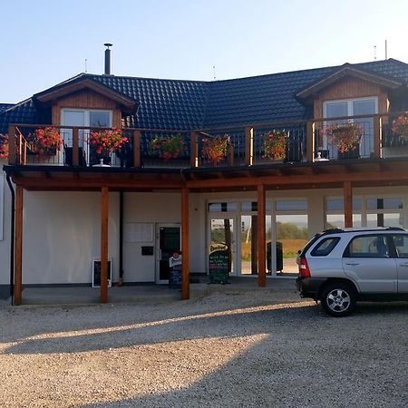 Penzion Conti Trencianska Tepla Exterior foto